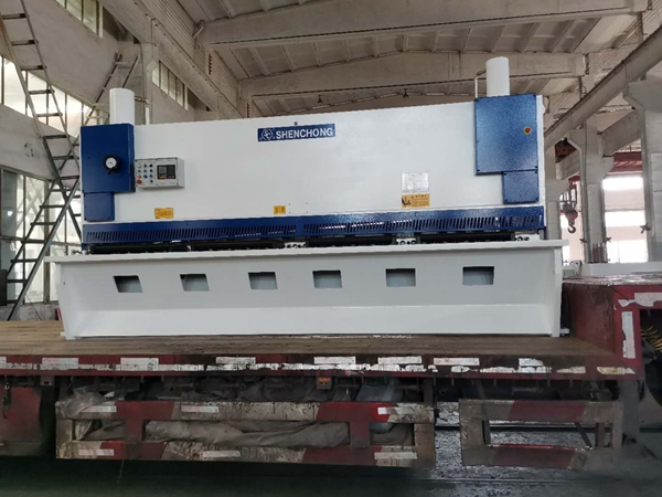 12X4米數(shù)控剪板機 