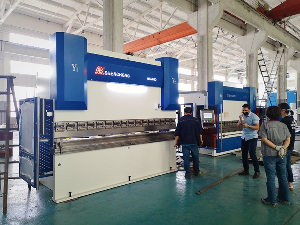 油電混合數(shù)控折彎機