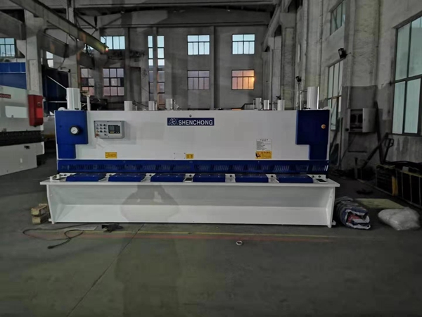 6x4米數(shù)控剪板機