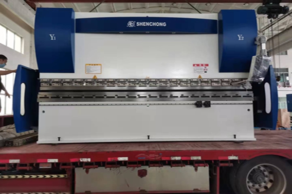 兩臺油電混合數控折彎機分別是160噸4米、125噸3米2