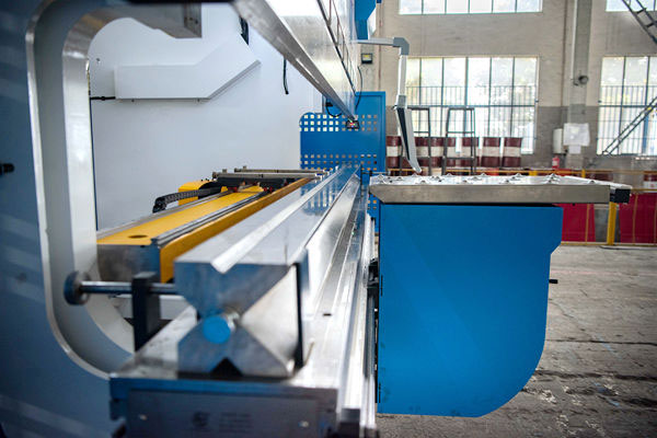 單隨動折彎機(jī)